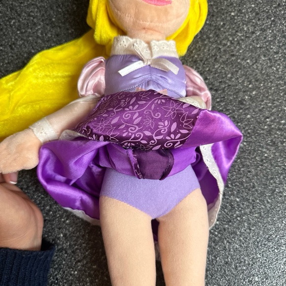 Tangled Repunzel Ringling Brothers Barnum and Bailey Circus Mexico 18 inch - Picture 4 of 10